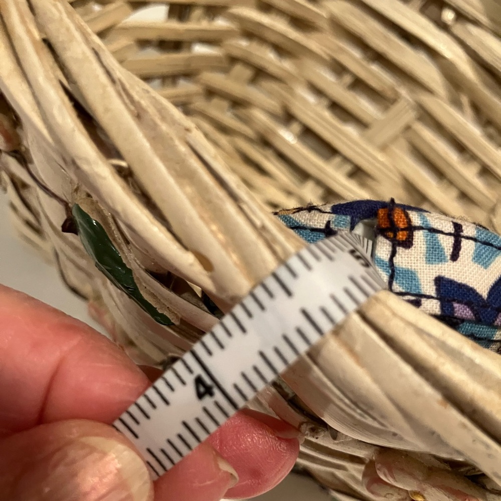 Floral Woven Basket with Handles hand painted - Picture 5 of 12